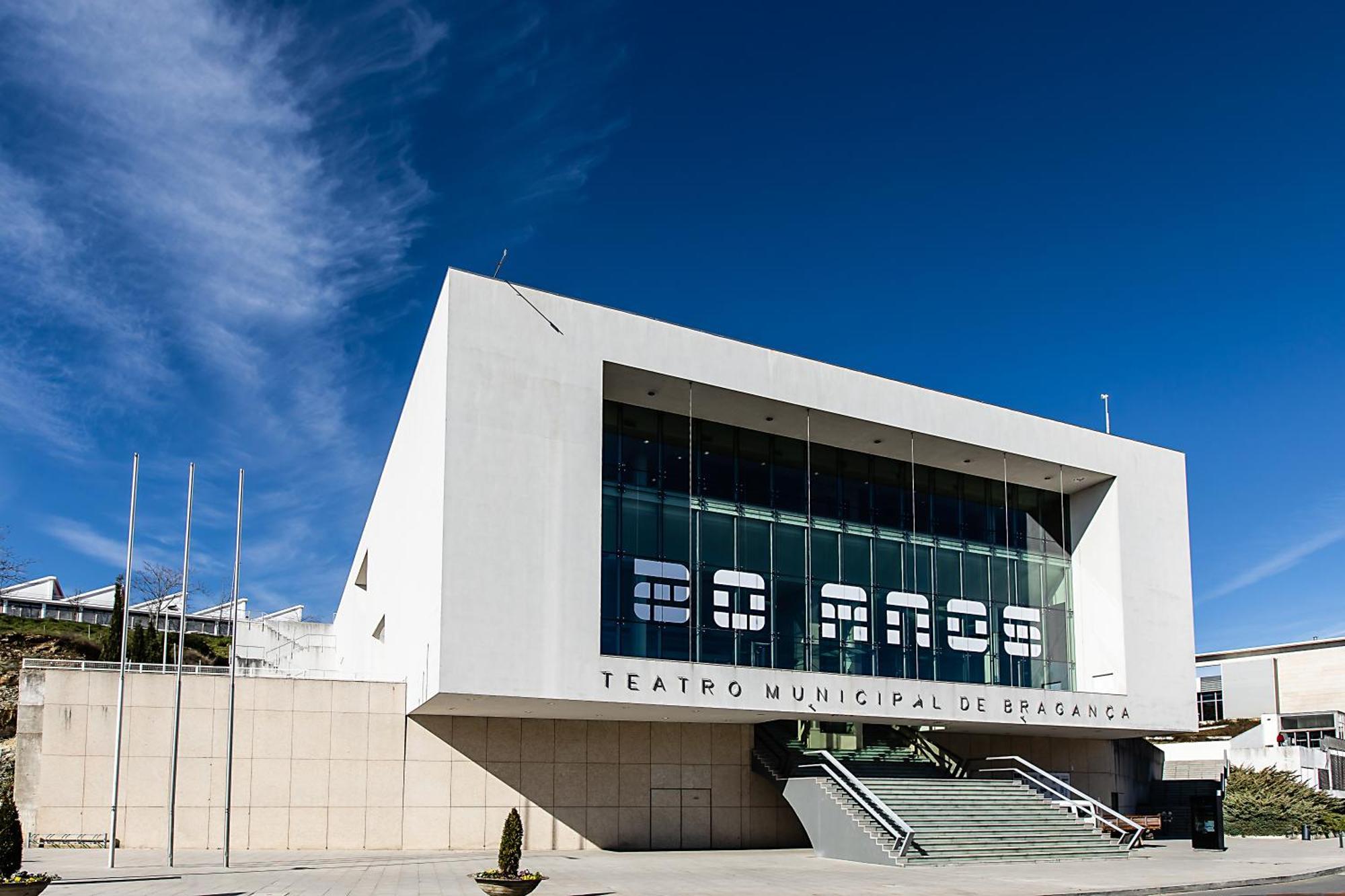 Hotel Ibis Bragança Exteriör bild